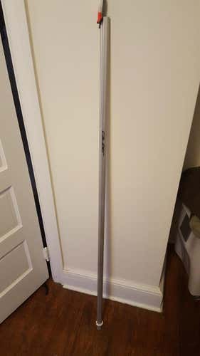 New with Tags Maverik Caliber D-pole - 60" Silver