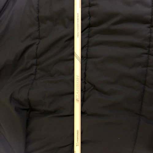 ECD Carbon Shaft. In Good Condition, Minimal Wear/Tear.