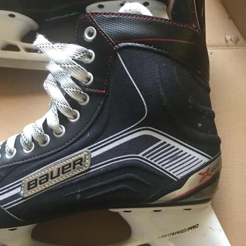 Bauer Vapor X400 11D Barely Used W/ Box