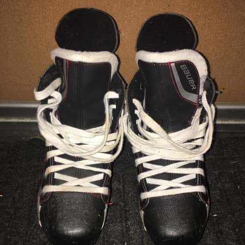NEW Bauer x30 Vapor Youth Skates