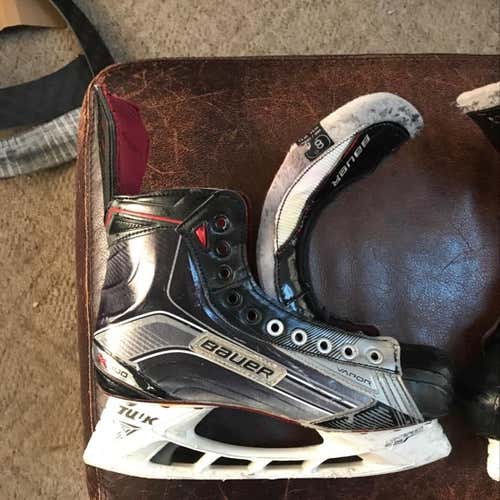 Bauer APX 900 Skates Size 8 Can Provide Laces And Blades If Need