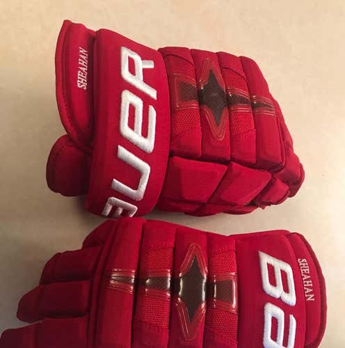 Bauer Nexus 1N 14 Inch Pro Stock Gloves