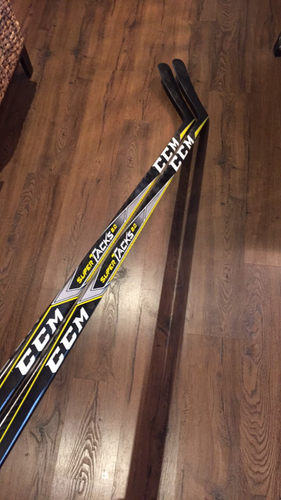 2 pack - CCM Supertack 2.0 LH 85 Flex P38 (Tavares)