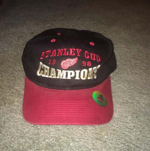 1998 Stanley Cup Champion Red Wings SnapBack