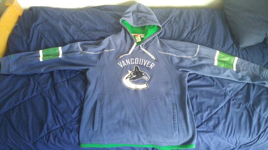 Vancouver Canucks Hoodie Sweatshirt basketball jersey bundle