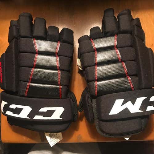 New CCM Edge 4 Roll Gloves