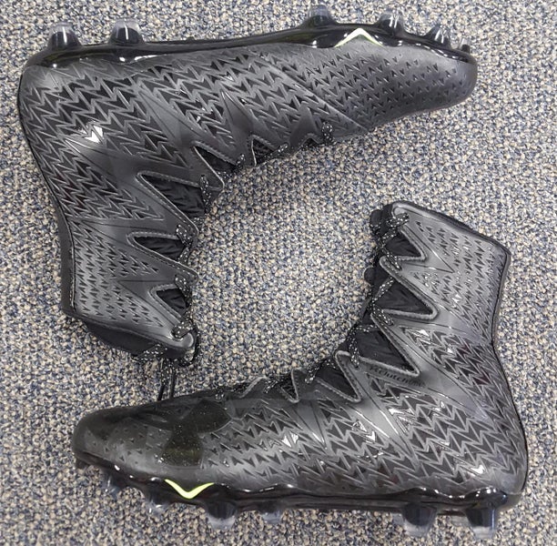 New In Box - Under Armour Highlight - Black/Black - Size 9.5