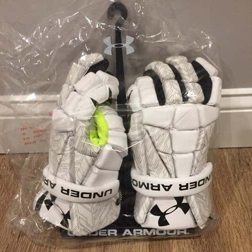BNWT Under Armour Elevate Gloves