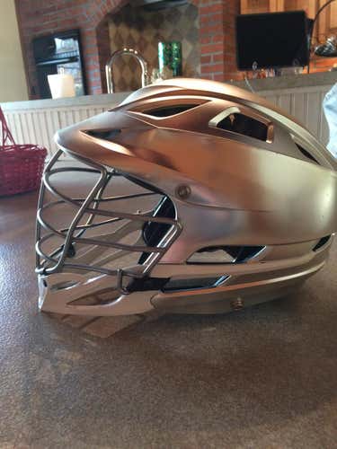 NEW CHROME R CASCADE HELMET NO TRADES