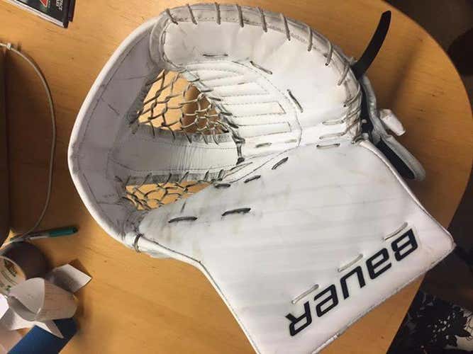 Bauer 1s Goal Glove SR.