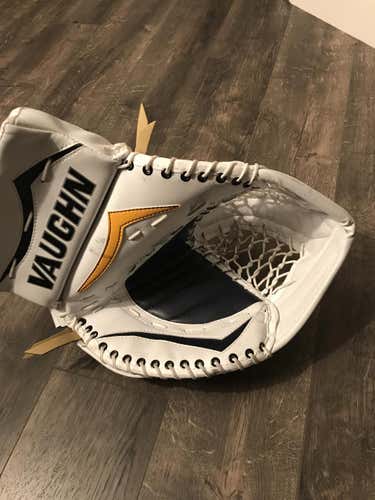 Robin lehner pro stock Vaughn vision goalie glove