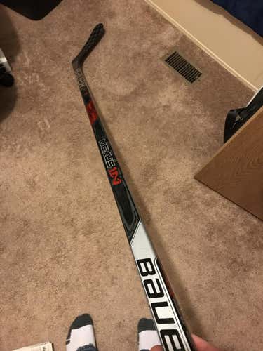 Bauer Nexus 1n Custom red