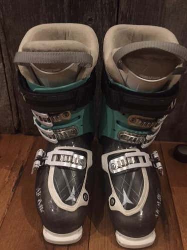 Atomic Waymaker carbon ski boots