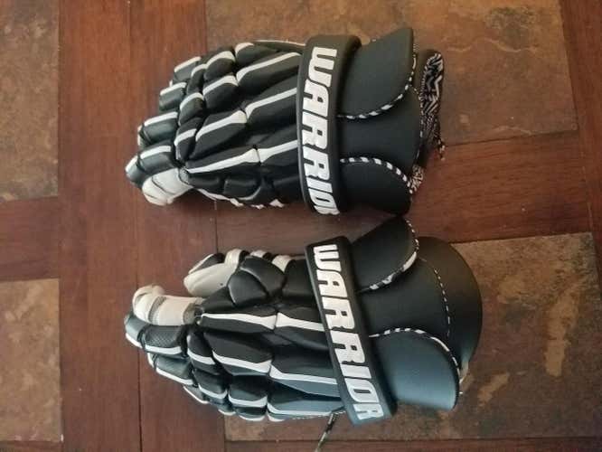 Warrior Regulator Lacrosse Gloves