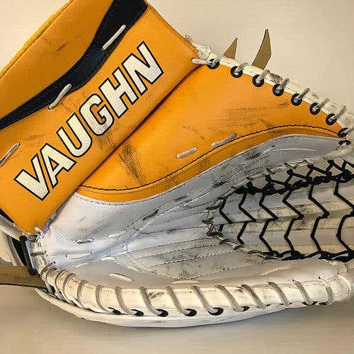 Robin Lehner Buffalo Sabres Glove Pro Stock Vaughn