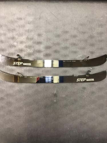 Step Blacksteel Blades for Bauer Holder 288