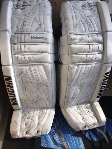 Vaughn Velocity v3 7500 Goalie Pads 36"+1 / Glove / Blocker