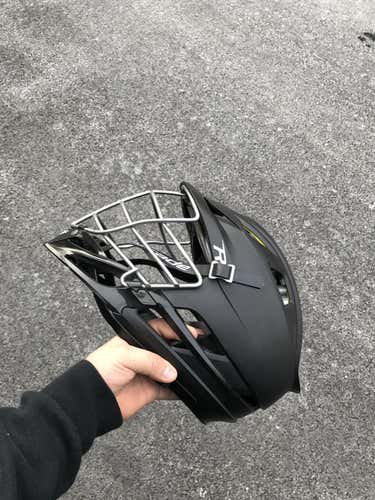 Cascade R , Matte Black / Silver face mask