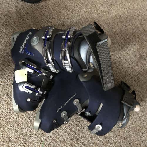Lange ski boots size 4.5 youth blue, brand new