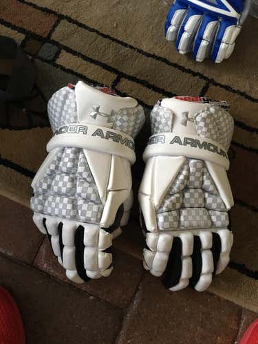 Used Under Armour Gloves
