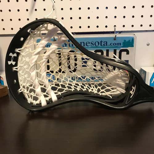 Like New Under Armour Command Low