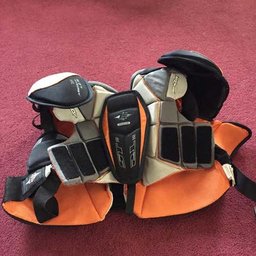 Easton ST16 Medium Shoulder Pads