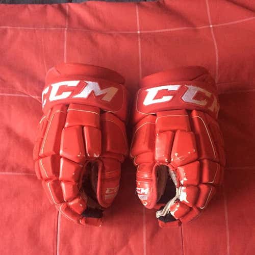 Dubuque Fighting Saints Pro Stock Used Gloves