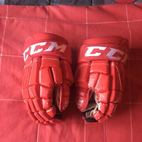 Dubuque Fighting Saints Pro Stock CCM Gloves