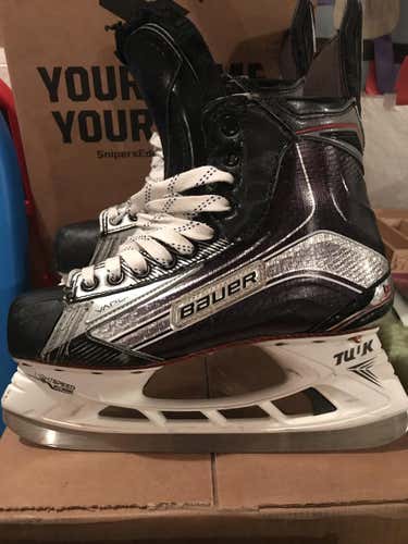 Bauer prostock Tyler Kennedy skates