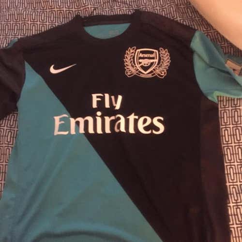 Used Men’s Small Nike Vintage Arsenal Blue/Black Soccer Jersey