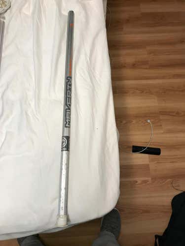 Maverik Range lacrosse shaft
