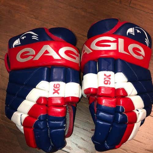 Eagle Hockey Gloves