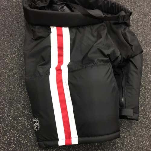 Brand New Reebok Padded Blackhawks Shell Medium