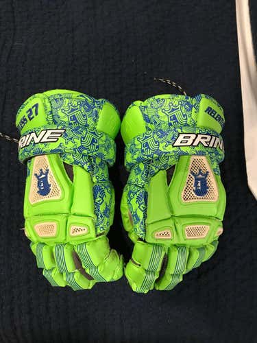Used Brine King 3 Headstrong Gloves