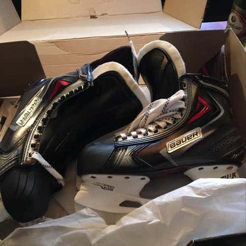 Brand New Bauer APX2 Skates 7.5 D/A Pro Stock Brand New