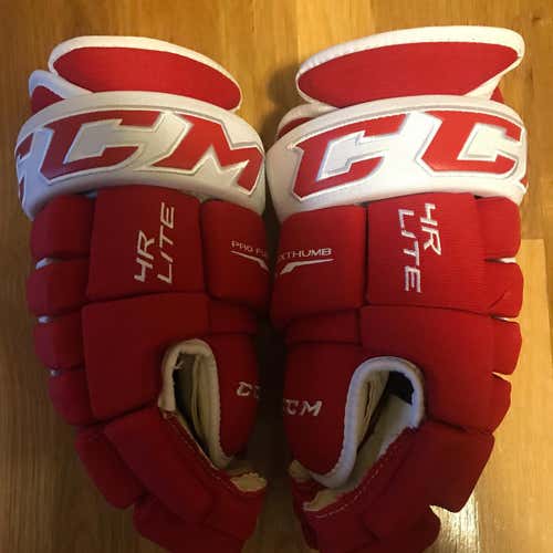 Brand New Red/White CCM 4R Lite Gloves Size 14.