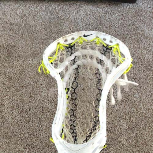 Nike Ceo Strung With Hero 2.0