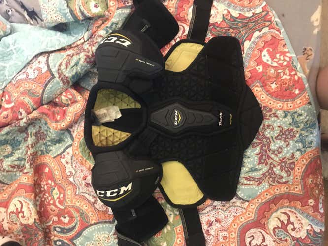 CCM Tacks 6052 Shoulder Pads Sr. Sm