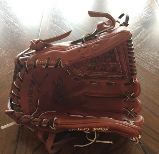 Mizuno Global Elite