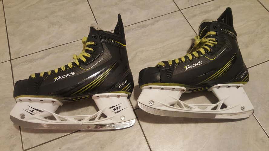 CCM Tacks, 10D, like new
