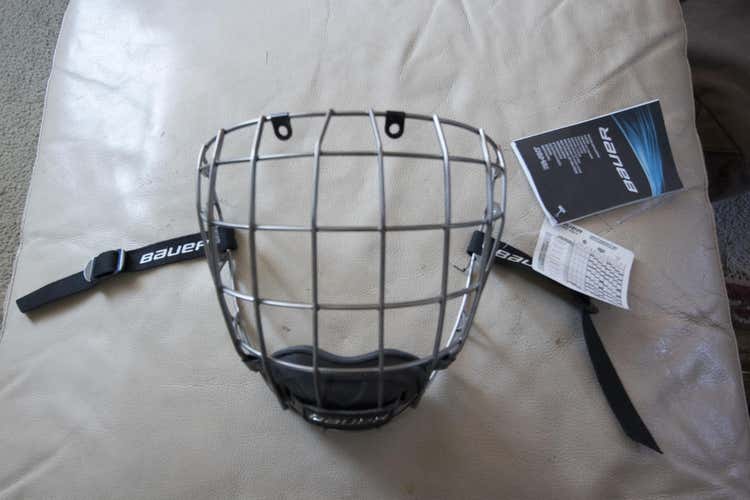 Bauer Re-Akt Titanium Face Mask - LARGE