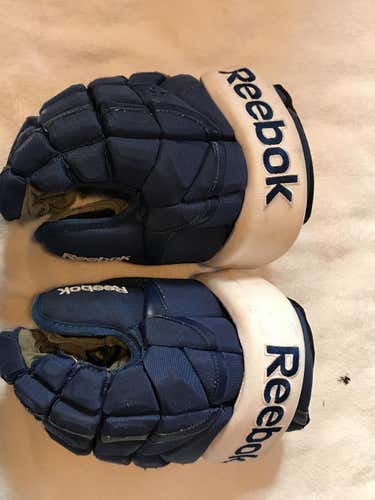 Toronto Maple leafs gloves used size 14