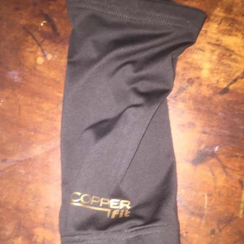 Used Men’s Medium Tommy Copper “Copperfit” Knee Brace