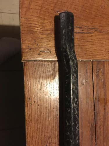 Offset lacrosse  shaft