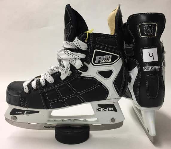 New CCM PRO TACKS Junior Ice Skates size 4D