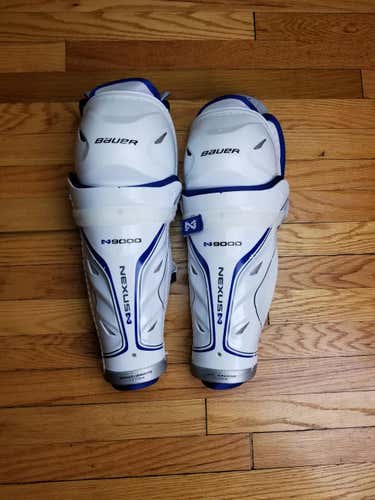 Bauer Nexus N9000  Shin Guards