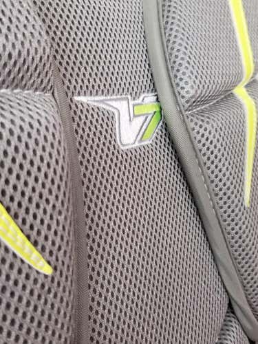 New!  Vaughn Goalie Chest Protector Senior *X-Large*