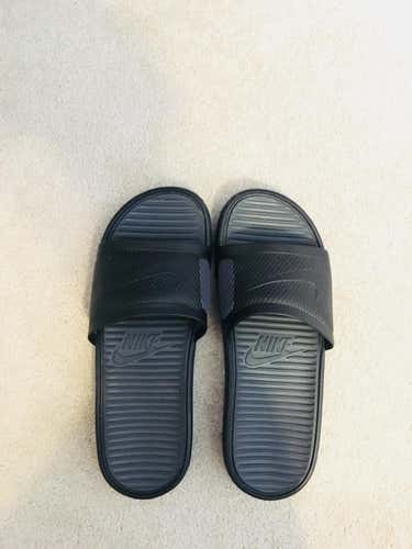 Nike Sandals Size 8