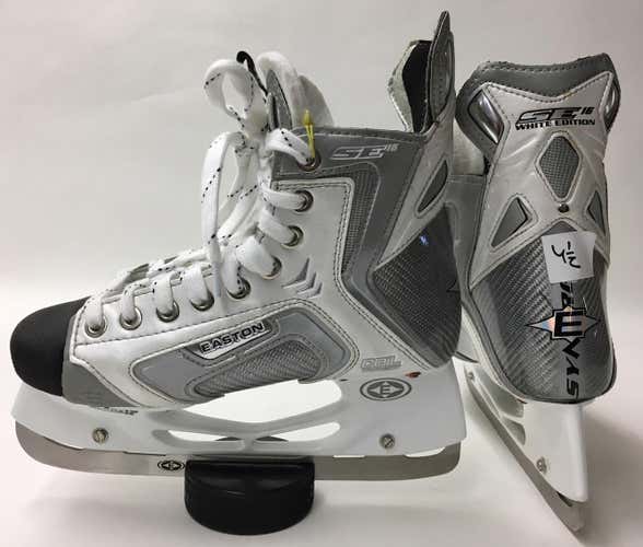 New Easton SYNERGY SE16 Junior Ice Skates size 4.5R