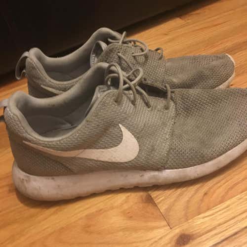 Used Nike Grey Roche 1's, size 11